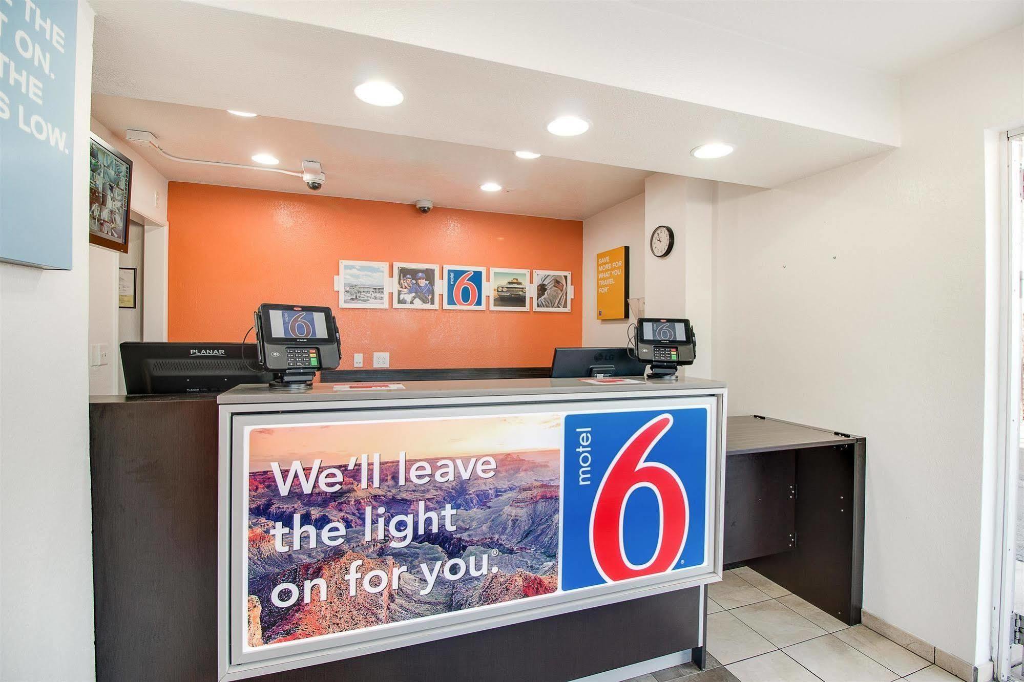 Motel 6-Phoenix, Az - East Zewnętrze zdjęcie