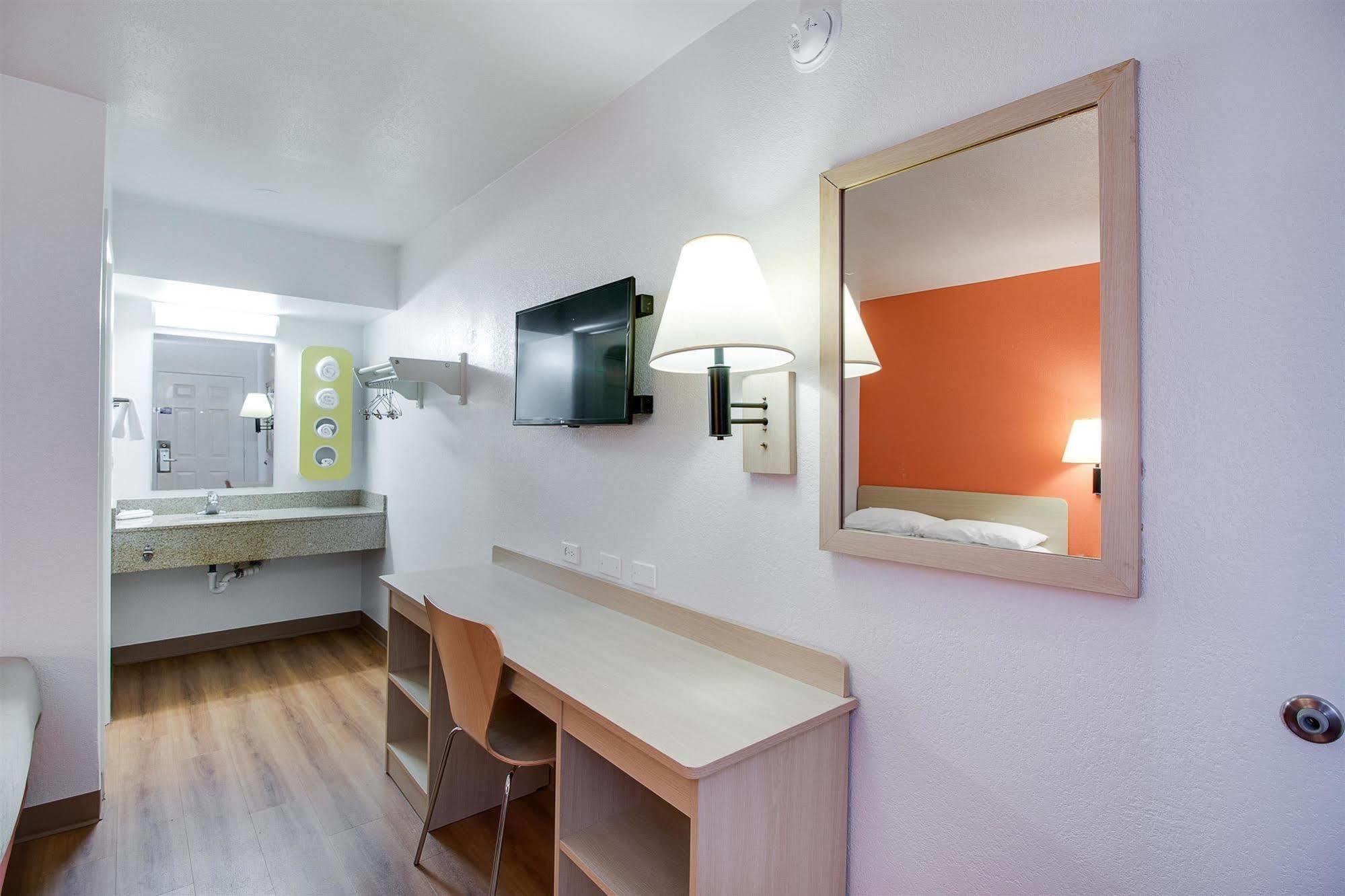 Motel 6-Phoenix, Az - East Zewnętrze zdjęcie